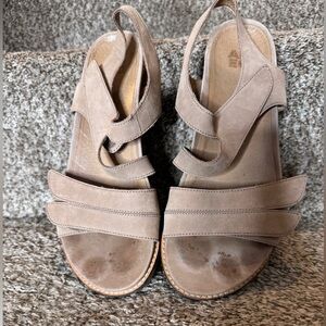 ABEO Zetta Tan Leather Strappy Sandal Size 9N Adjustable Comfort